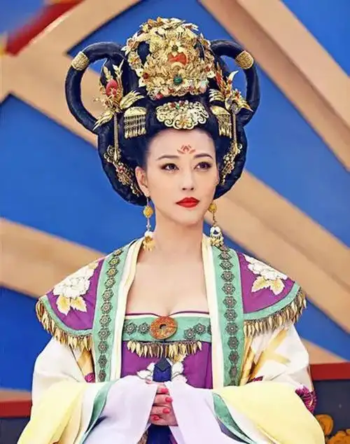 全网都在悼念周海媚她是多少人的童年回忆啊