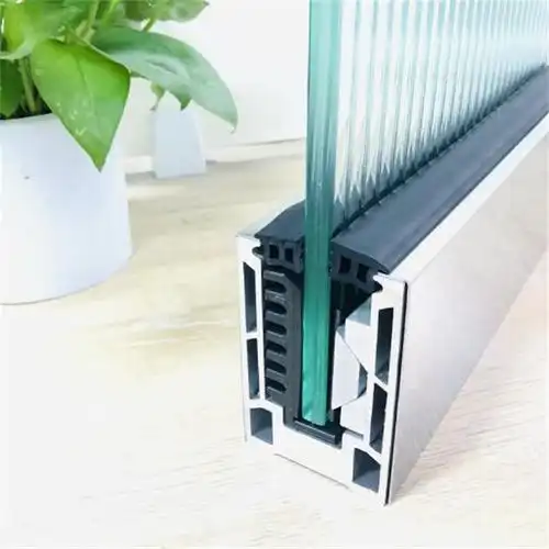 中联公寓楼梯型材铝合金夹式阳台玻璃栏杆