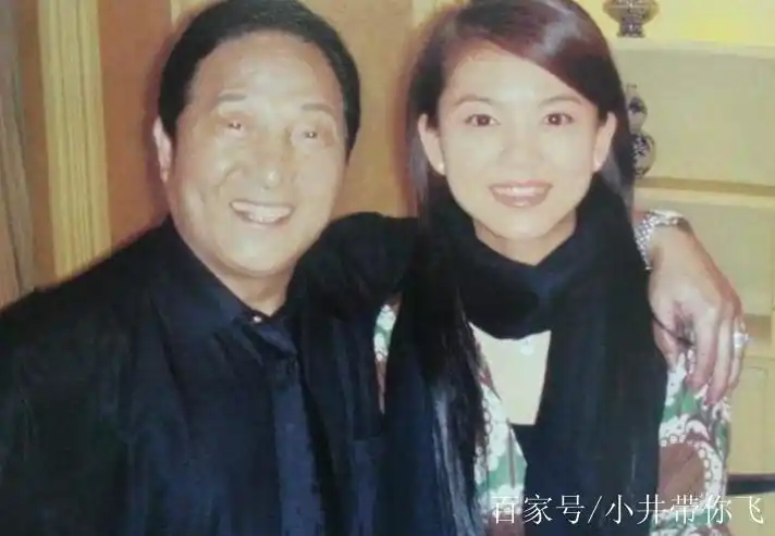 "气功大师"王林与女明星合照,图5李冰冰的举动让人惊讶