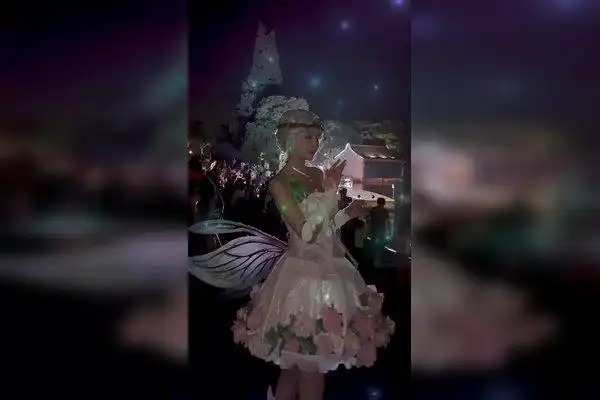 今天吃丸子了什么丸子爱你爱不丸和平精英蝶舞迷情cos和平精英